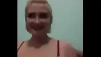 play Ragazza russa mostra le sue tette enormi
