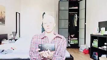 Afspelen Sissy is altijd hongerig naar rauwe lul