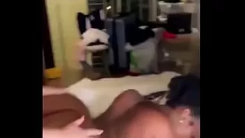 Reproducir Lesbiana follando maldita sea ella tiene un culo gordo