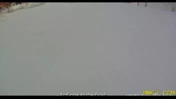 play Ładna brunetka bimbo dila olśniewa szalonym ssaniem