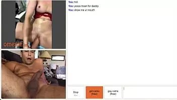 Redare Omegle - încă puține curve se închină la cocoș