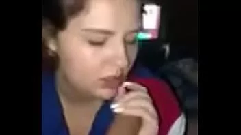 Afspelen Dikke blanke meid kokhalzend op mijn lul
