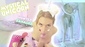 Jouer Camgirl cam girl avec des godes se fait prendre par un fan pour bj - bande-annonce de zlata shine # 1