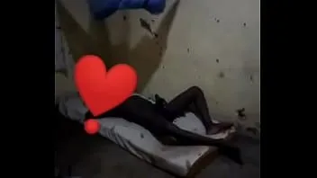 Jouer J'ai besoin d'une dame pour me prendre comme homme de maison
