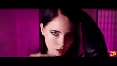 play امرأة سمراء فاتنة يذهب البرية: مص كس Cummy، والجلوس على الوجه، وCREAMPIE