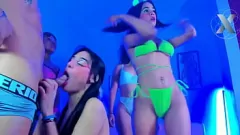 play Latina Orgy: Party Amateur Webcam enlouquece para um pau grande