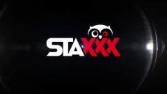 تشغيل الجمال الآسيوي النحيف مع شعر امرأة سمراء فاتنة يشتهي الداعر كس شديد وينتهي مع الوجه الساخن شاعر المليون