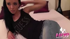 Abspielen Gina Devine in einem verführerischen hausgemachten Casting: Betrügendes Babe gibt Blowjob und bekommt Creampie-Cumshot