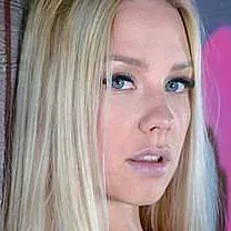 পর্নস্টার Angie Lynx