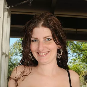 अभिनेता Sabrina Deep