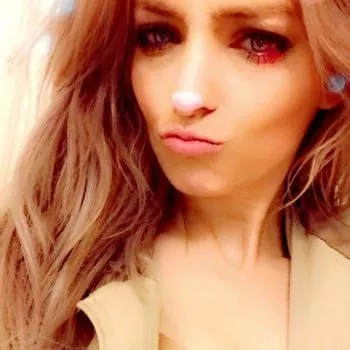 Porno Yıldızı Riley Shy